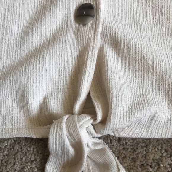 Old Navy buttoned tie front top - Picture 3 of 4